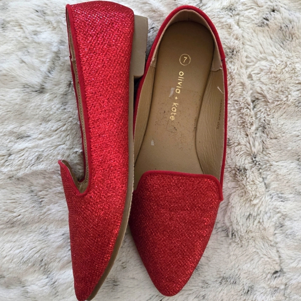 NWOT Olivia + Kate ladies 7 shiny red fabric shoes